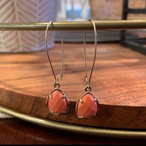 Very Rare Kendra Scott Cathy Earrings in Coral